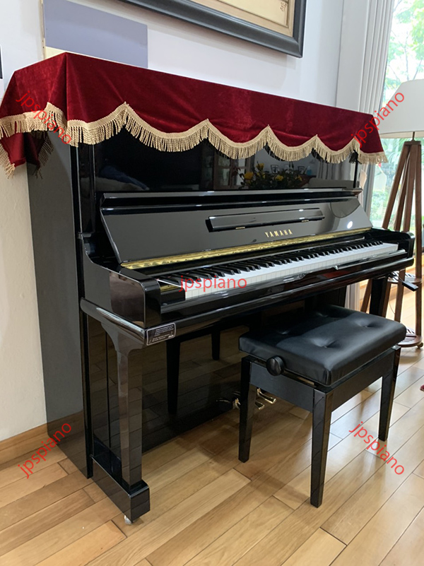 Đàn Piano Cơ Yamaha HQ300 (Vinhomes Riverside Long Biên)