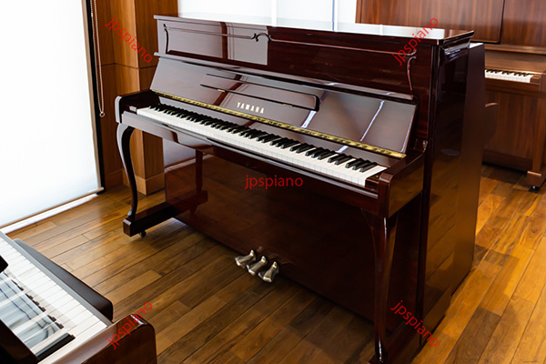Đàn Piano Cơ Yamaha W116SC