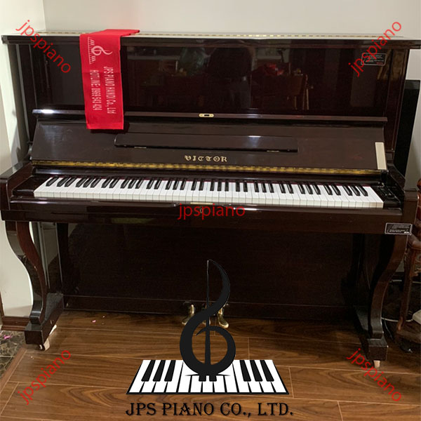Piano Cơ Victor V105M