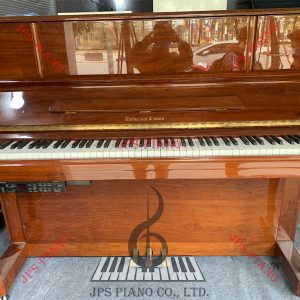 Piano Cơ Universal and Sons